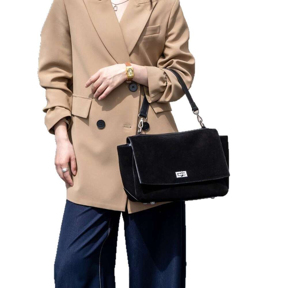Luxury Shoulder Bags Totes Hobo Korean Style New Top Layer Cowhide Messenger High End Single Crossbody Large Capacity Lock Flip Cover Women S Bag Tren