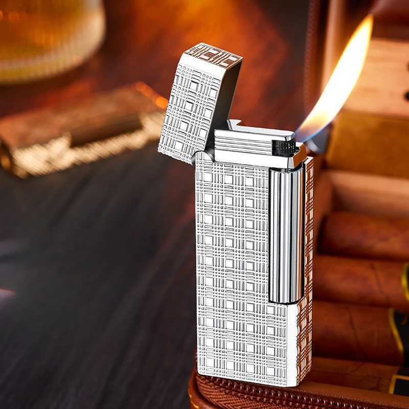 Classic Grinding Wheel Lighter with Exquisite Carving Technology Retro Mini Open Flame Inflatable Lighter Business Mens Gift N260311