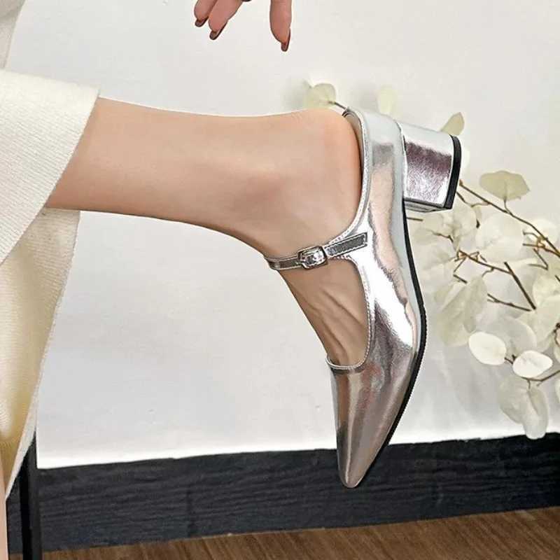 Wearing Baotou High-heeled Shoes for Women in Summer New Pointed Toe Shallow Mouth with Square Heel K260311