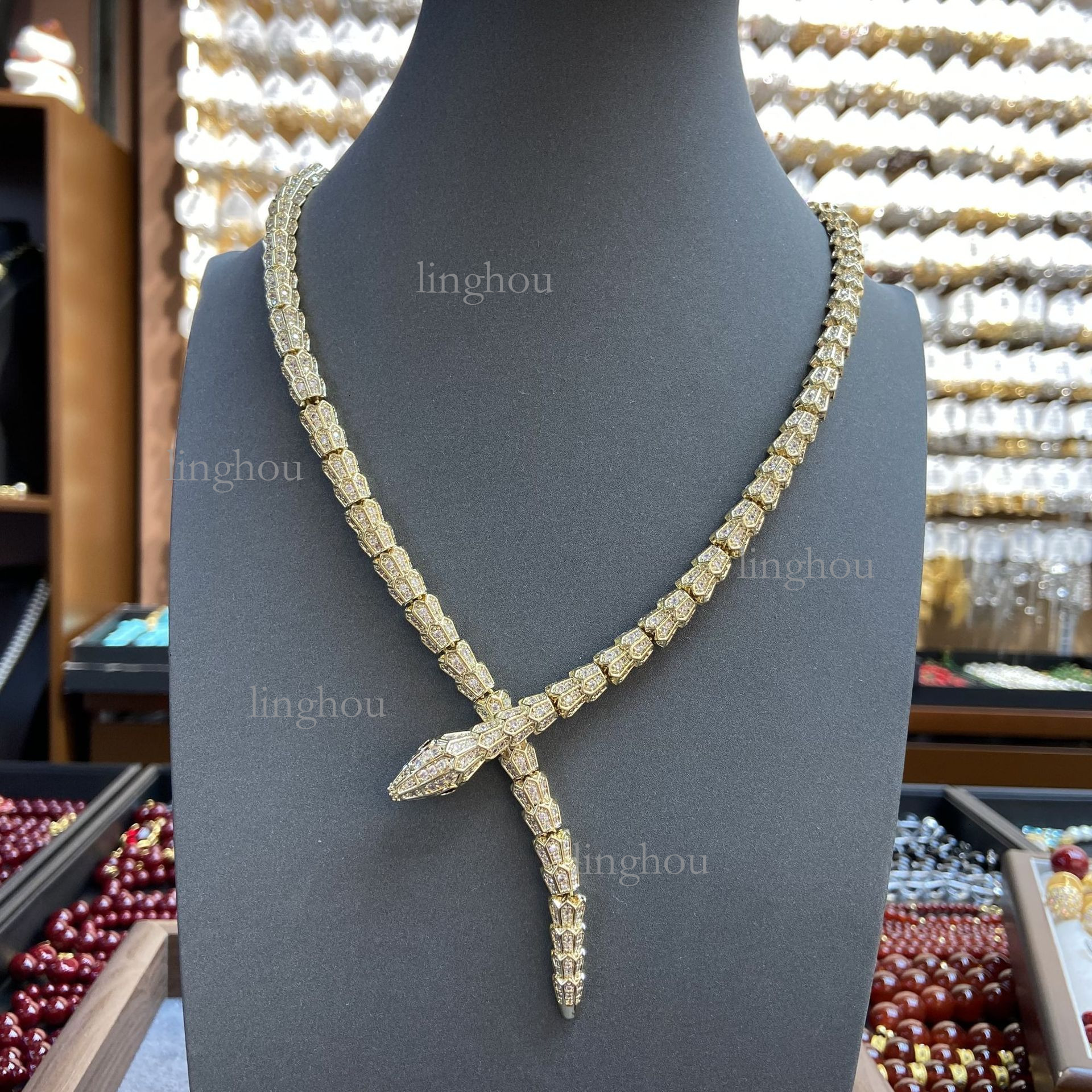 2026 Full Diamond Designer Necklace Luxury Women's Jewelry Fashion Snake Tail Snake Bone Gold-plated Necklace Super Bright High-end Texture Colla