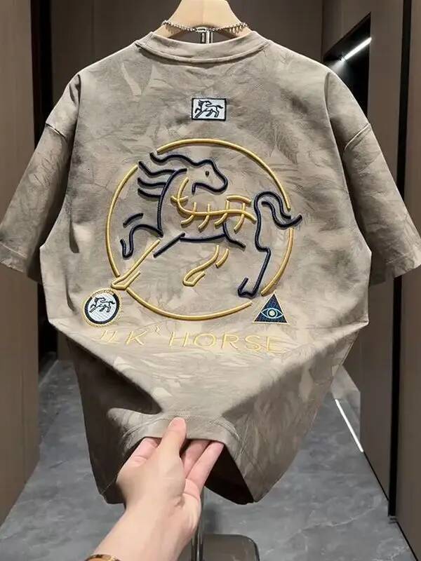 Casual Loose round Ne ort Sve T-irt Men's Spring Summer New Sle Embroidery Faion Year Top Vintage Heavy Work