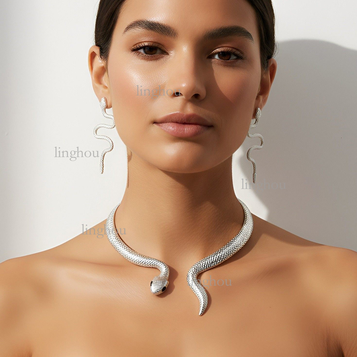 2026 Designer Necklace Luxury Brand Women's Jewelry European And American Retro Simple Serpentine Necklace Earring Set Hip Hop Punk Style Fashion