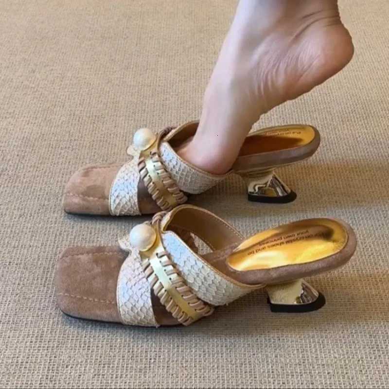 New Fashion Trend Wedge One-Word Square-Toe 2025 Temperament Fashion New Outside Summer Sandals K260311