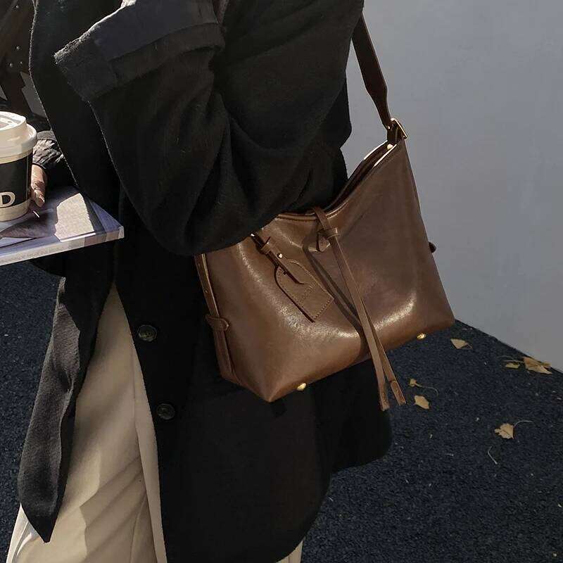 Premium Leather Tote Bags For Women Fashionable Crossbody Bag By Famous Designer Luxury And Chic XJ260311