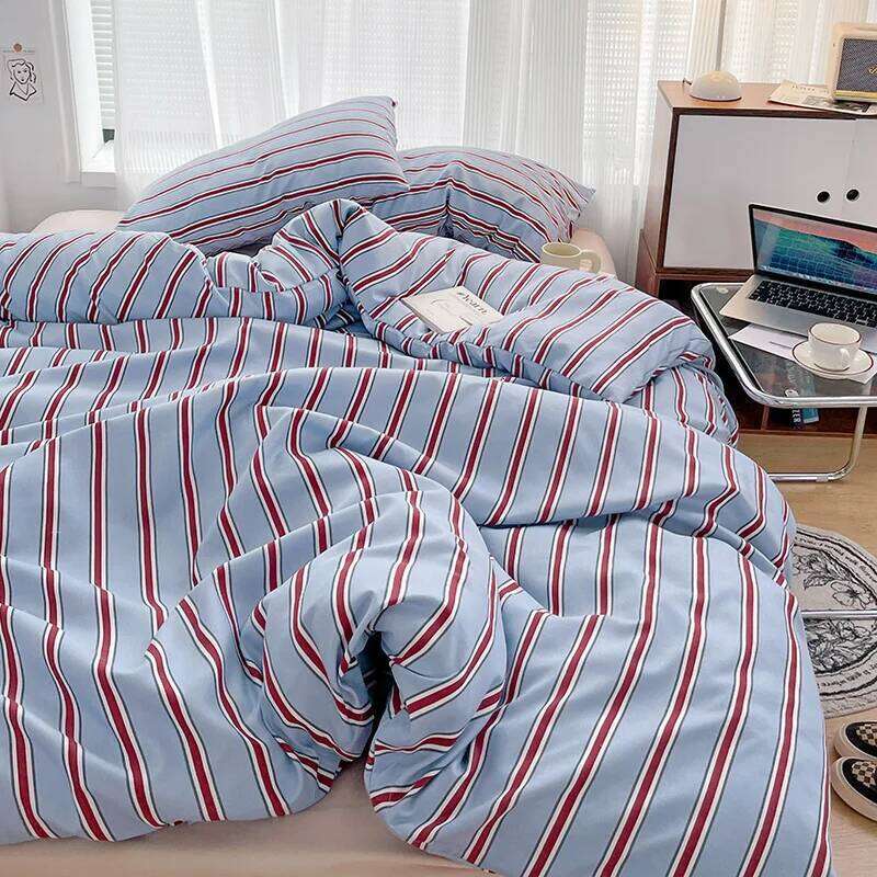 Simple Red Blue Striped Duvet Cover and Four Piece Sheet Set with Washed Cotton Bedding on the Bed H260311