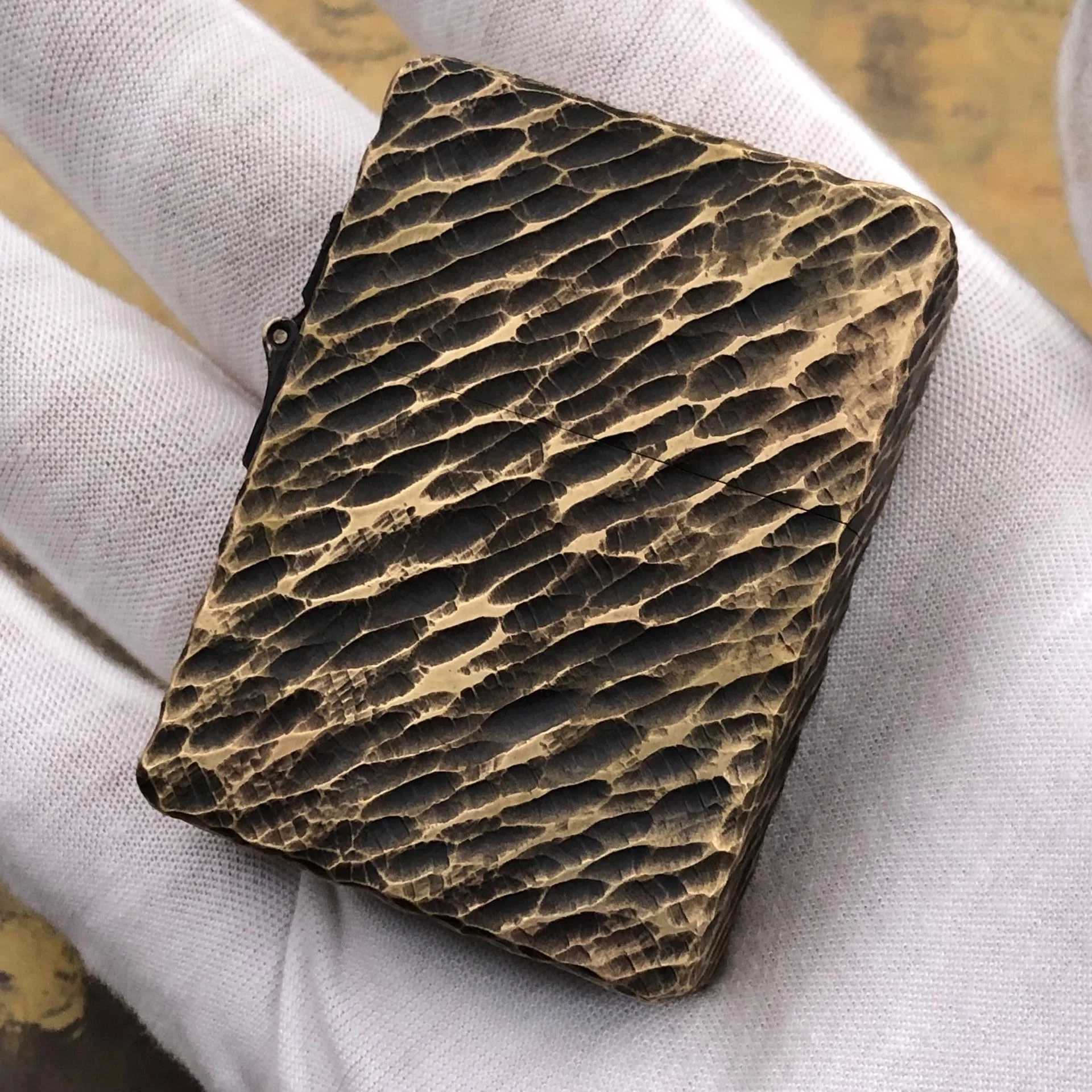 Zoro brass combat armor oil lighter engraved with Constantine pattern mens gift personalized igniter cigarette accessories N260311