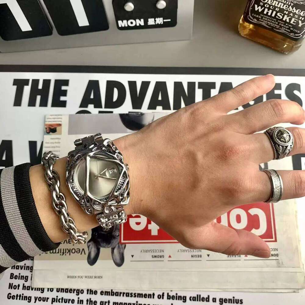 Y2K Alabaster style alien men's medieval high-end calendar waterproof niche design quartz watch ins