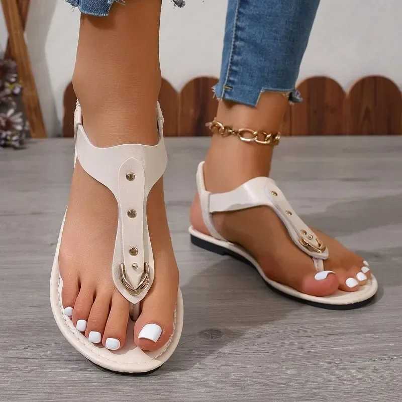 Thong Sandals for Women 2025 Summer Simple Fashionable Flats Outdoor Beach Shoes Casual Ladies Rome Sandals K260311