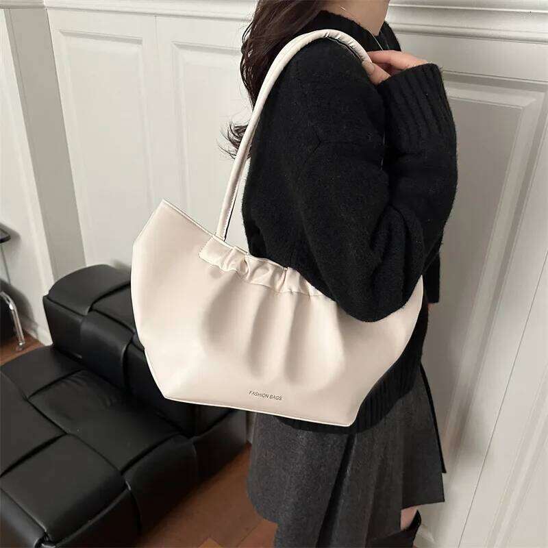 New Trendy Simple Texture Shoulder Wrinkled Handle Bucket Women Large Capacity Commuter Bag Autumn Winter Korean Style XJ260311