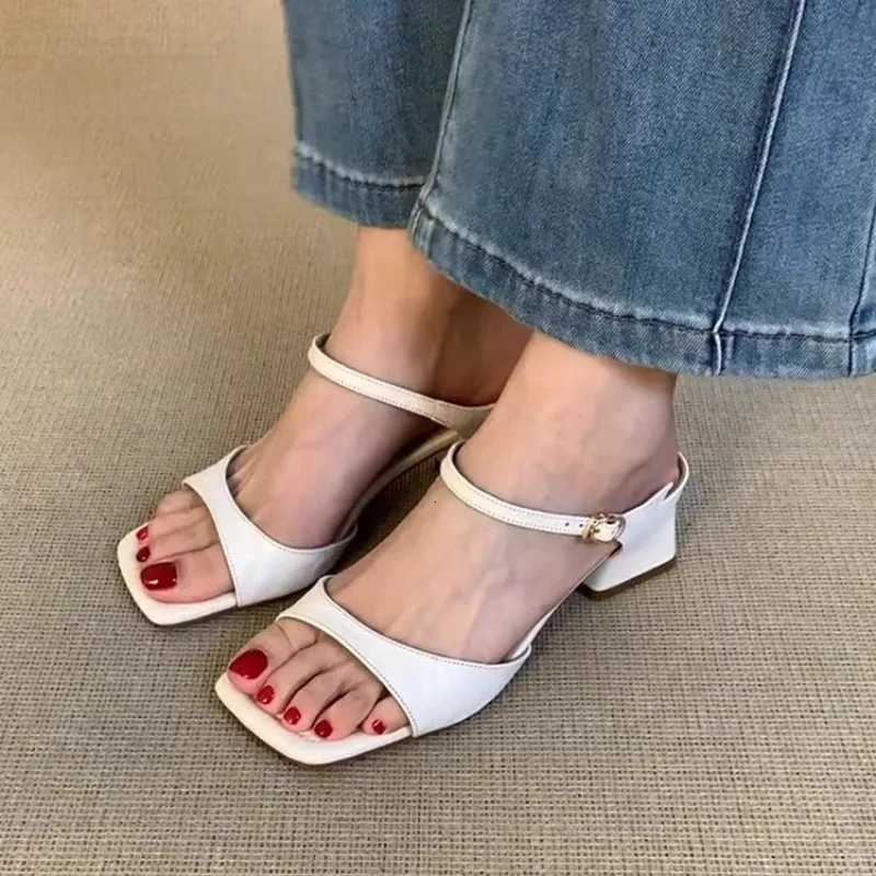 Womens Shoes 2025 New Concise Strap Square Heel Womens Fashion Peep Toe Versatile Modern K260311