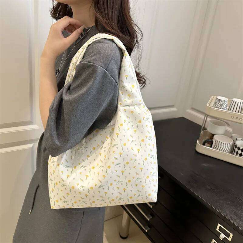 Sweet Versatile Lace Floral Women's Shoulder Bags Large Capacity Commuter Ladies Underarm Vest Bag Casual Female Handbags Tote XJ260311
