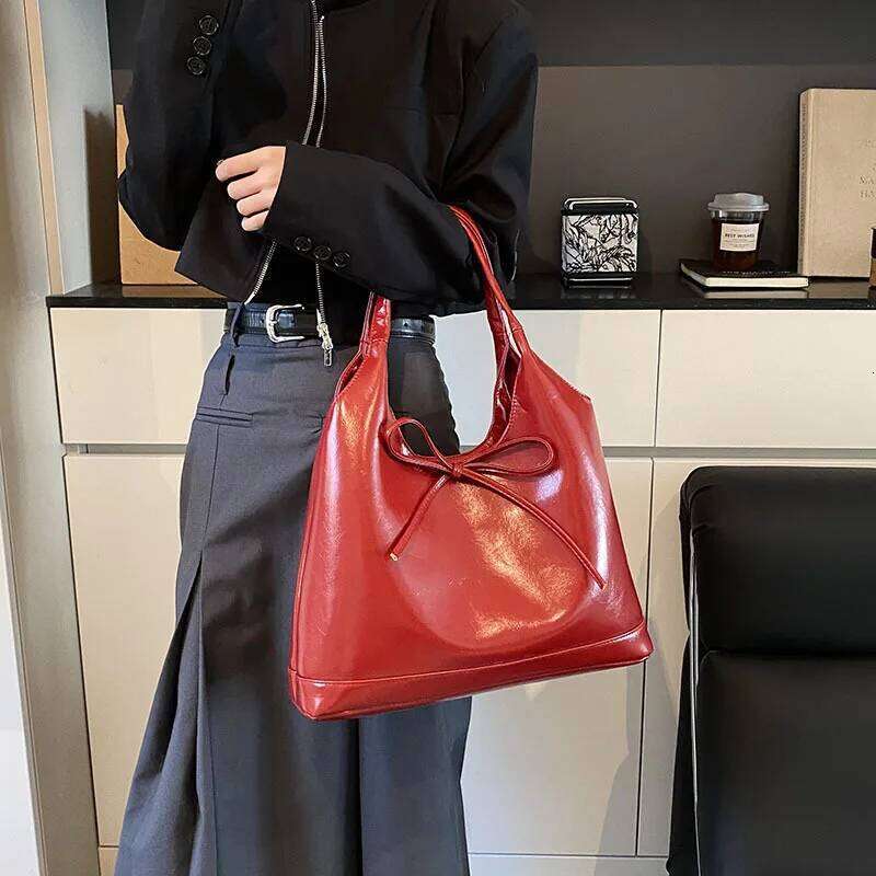 Korean Style Bow Decorated Niche PU Tote New Spacious Underarm Crossbody Bags Commuter Versatile Hand Carry Shoulder Bag XJ260311