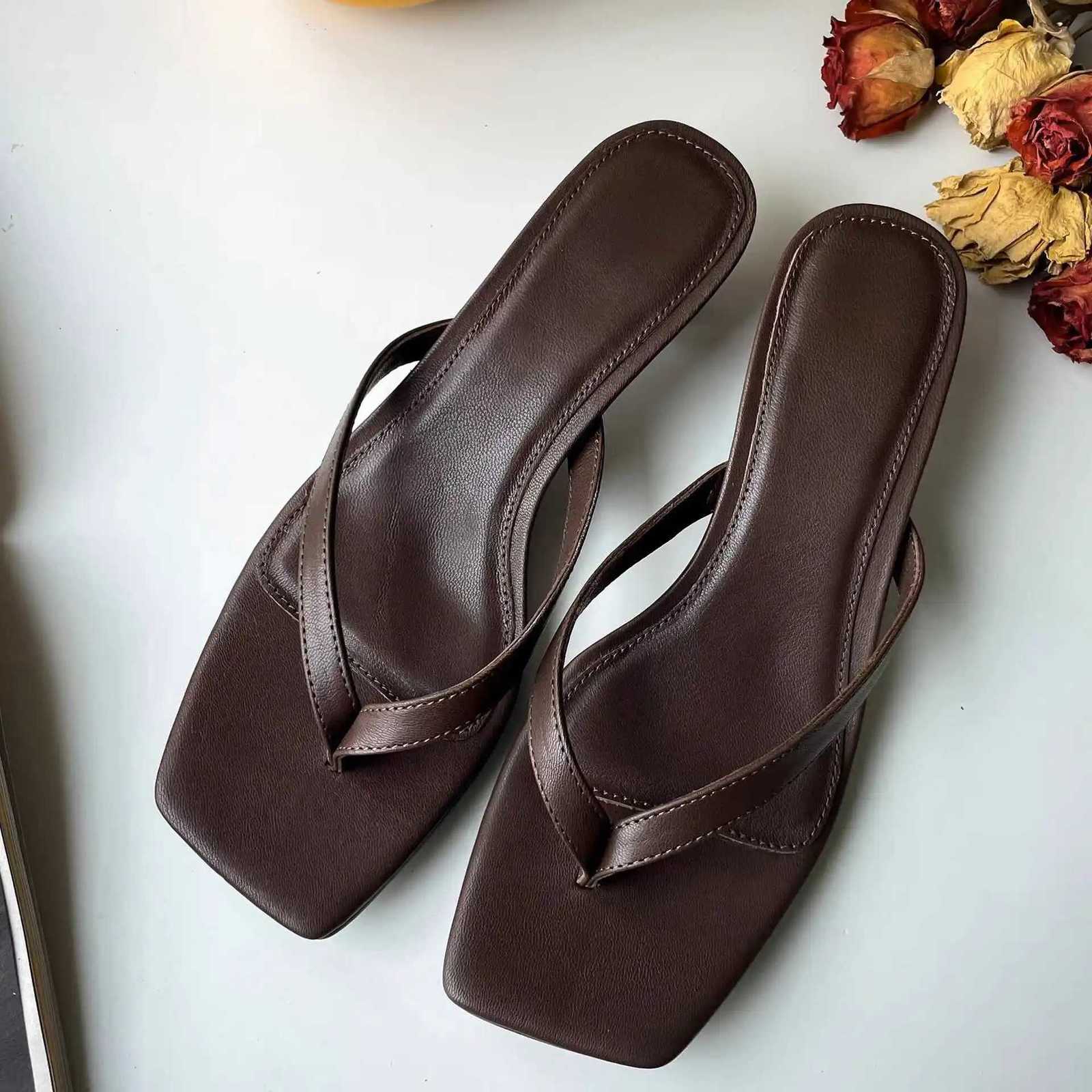 Square-toe flip-flops for women stylish and mid-heel K260311