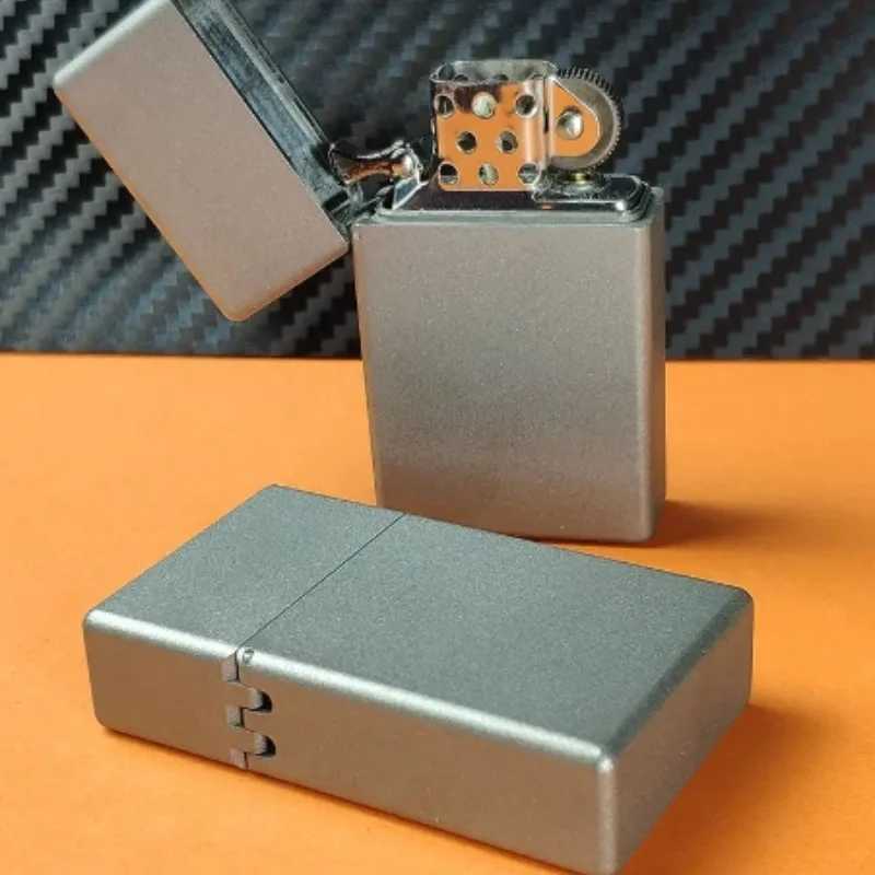 Titanium Alloy Heavy Armor Narrow Machine Small Square Head Kerosene Lighter Windproof Personalized High-end Gift for Friends N260311