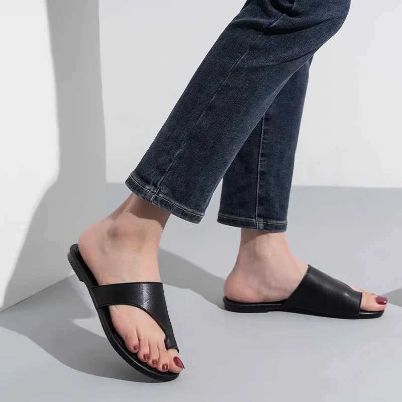 Women New Summer Fashion Flip Flops Comfortable and Versatile Low Heeled Wear Resistant Beach Beige K260311