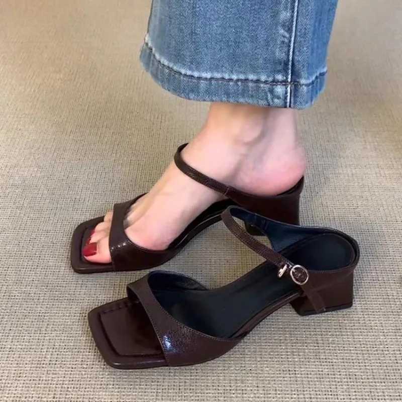 Womens Shoes 2025 New Concise Strap Square Heel Womens Fashion Peep Toe Versatile Modern K260311
