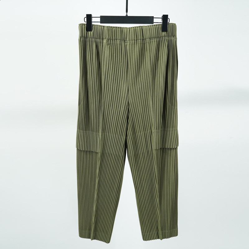 Miyake Pleated Man Loose Cargo Pants Nine-point Pants Fashion Casual Streetwear Miyake Pants 240807