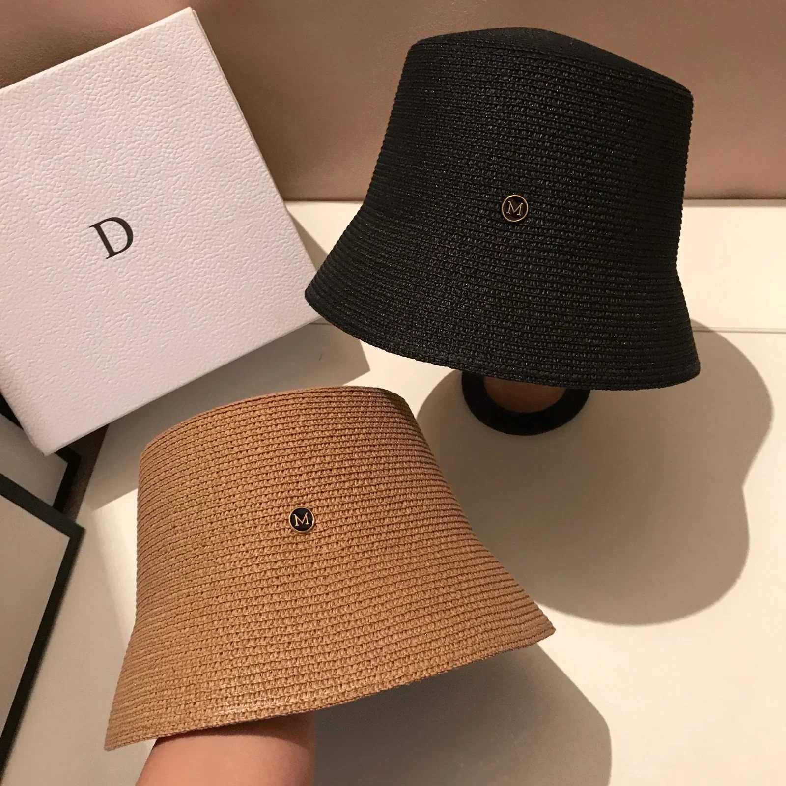 Japanese Designer M Straw Weaving Hat Summer Casual Travel Sunscreen Slim-face Sun Hat Wen Luxury Simple Bucket Hats Panama X2603111