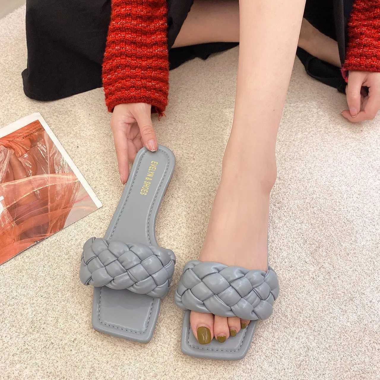2024 summer women new square head flat bottom woven in-line womens large size beach sandals/ all-match leisure K260311