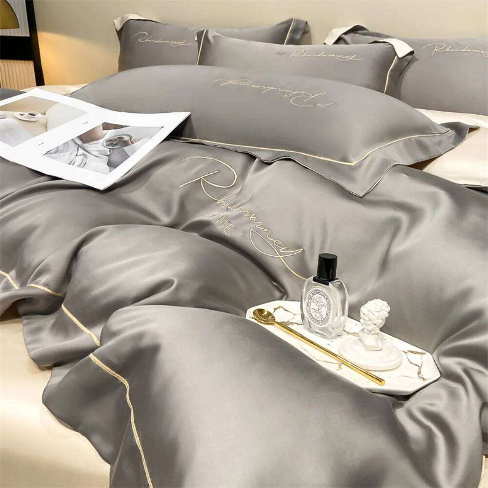 Light Ice Silk Four-Piece Silky Skin-friendly Sleeping Naked Summer Cool Duvet Cover Bed Sheet Pillowcase Bedding Set H260311