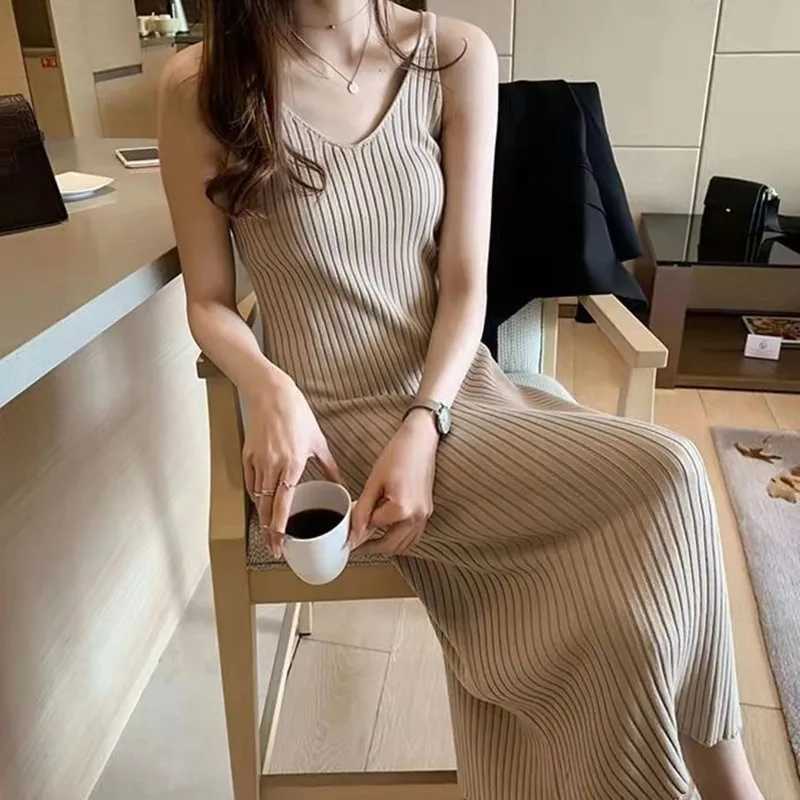 Simple Versatile Solid V-neck Casual Sleeveless Mid Length Camisole Dress Spring Autumn Elegant Casual Womens Knitted Dress New M260311