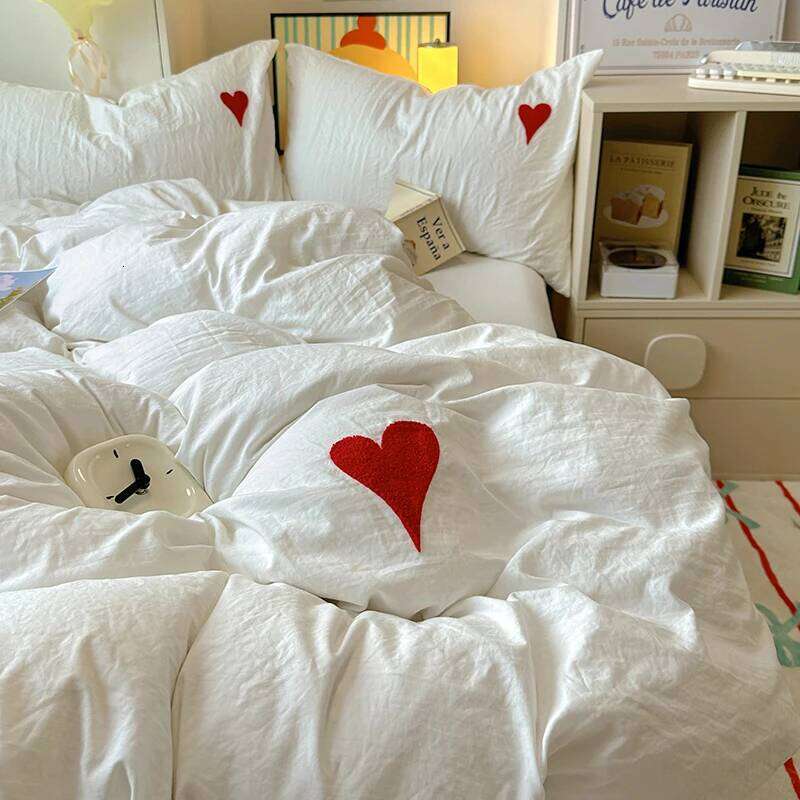3pcs Black White Duvet Set 1*Duvet Cover + 2*Pillowcase, Without Core,Red heart embroidery Bedding Set, Soft Comfortable H260311