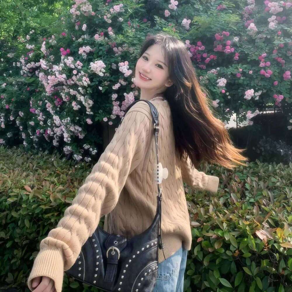 Fashion Y2k New Hot Girl Premium Retro Motorcycle Ladies Punk Rivet Armpit Shoulder Bag XJ260311