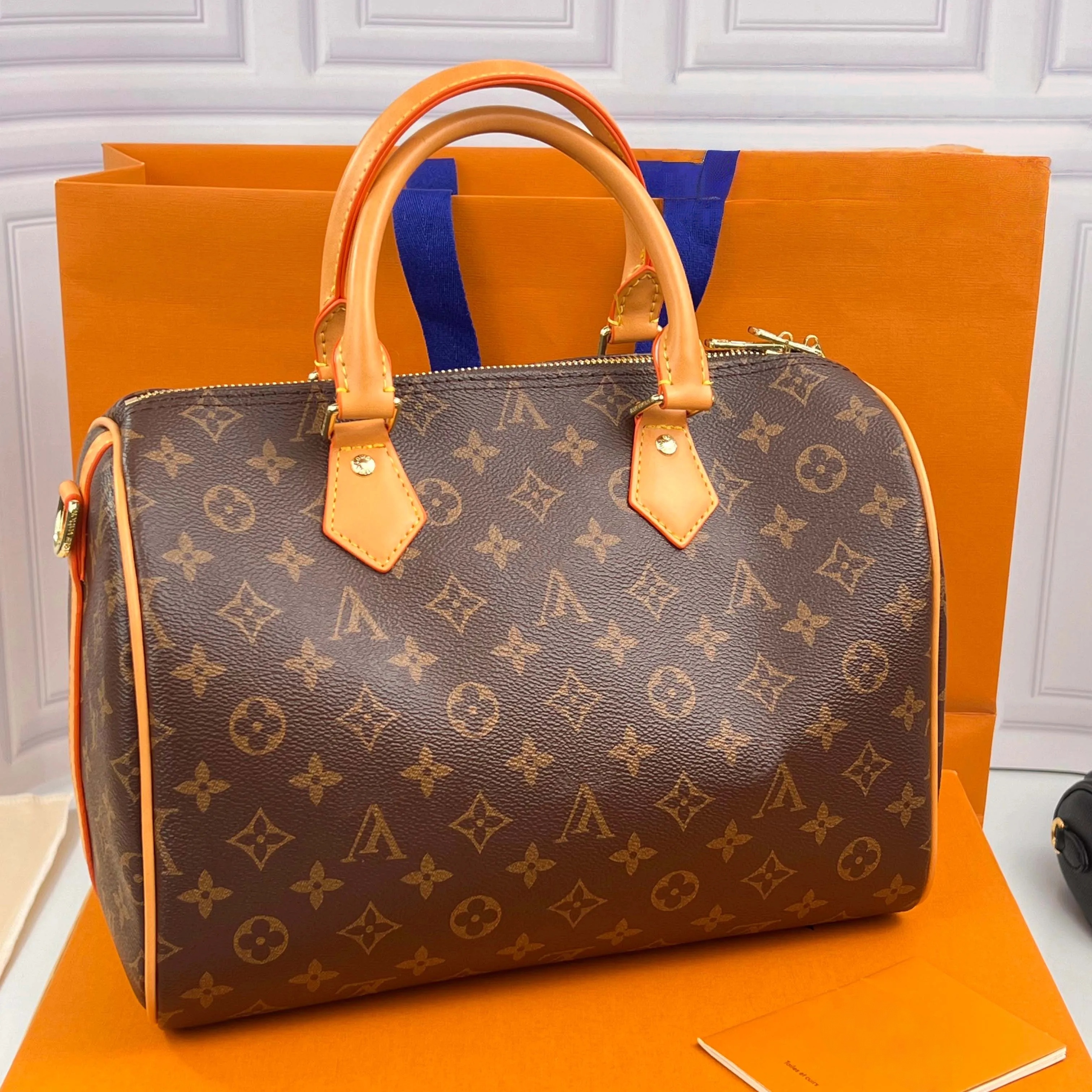 10A Designers Women pillow Shoulder Bags Messenger Travel bag Classic Style Fashion Flowers Lady Totes Luxury handbags 30cm sac M40390