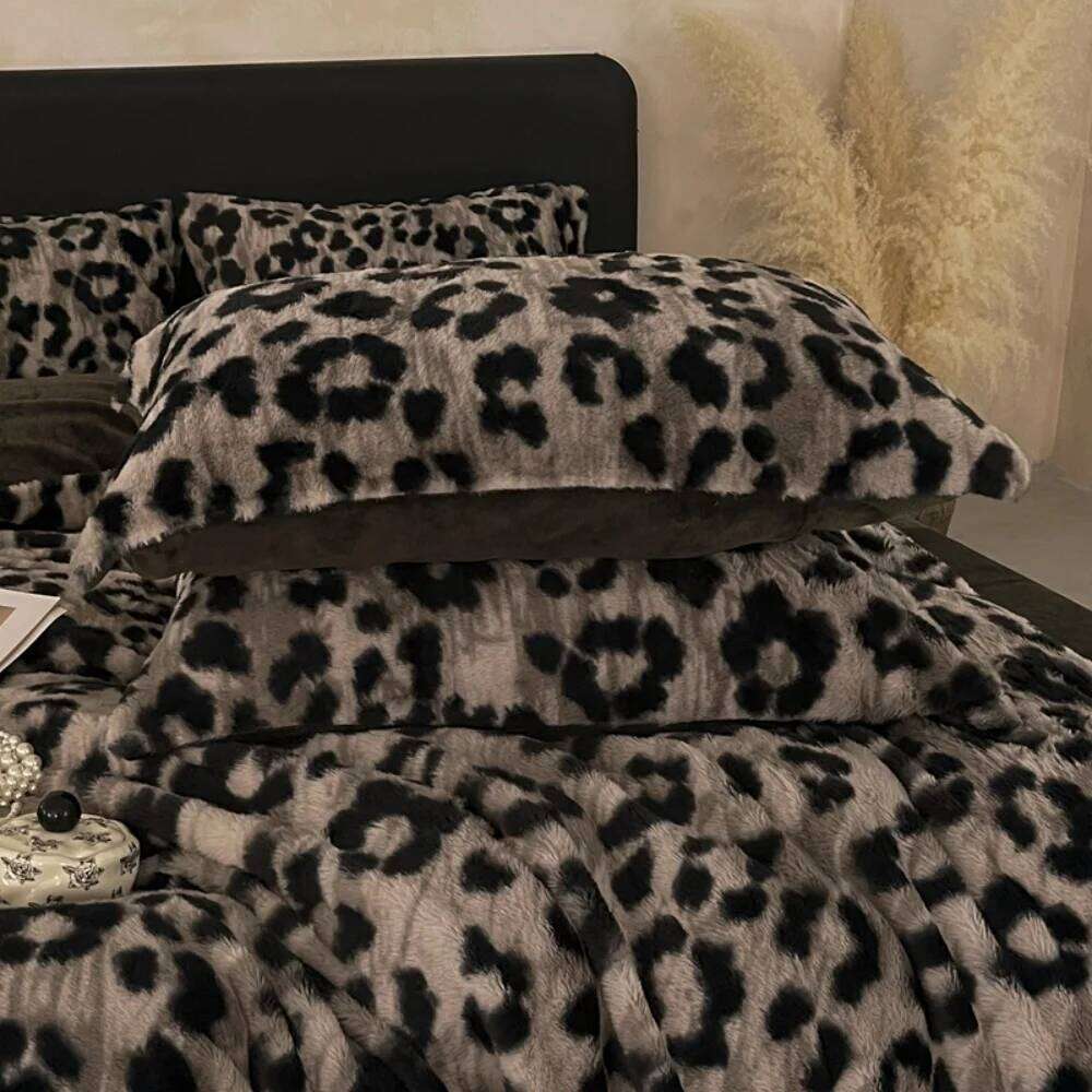 Thicken Milk Velvet Bedding Rabbit Plush Winter Warm Fashion Leopard Printed Four-Piece Set Duvet Cover Pillowcase Bed Sheet H260312