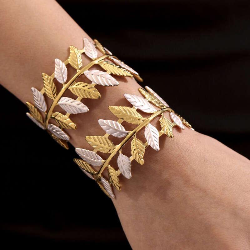 Women's Bohemian Bracelet: Fashion Pleated Round Open Stainless Steel Bangle & Arm Ring, Minimalist Style, Unique Wristband, Light Luxury Jewelry