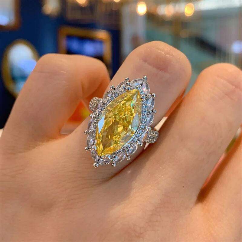 Huitan Yellow Marquise Cubic Zirconia Women for Party Temperament Elegant Lady's Rings Anniversary Gift Fashion Jewelry H260312