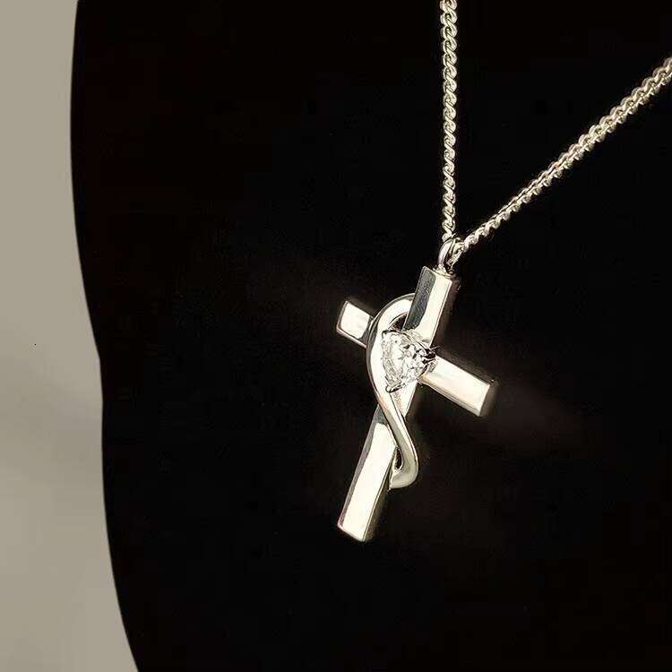 Rhodium Plated Heart Cut Sier Christian Jesus Chain Moissanite Cross Pendant Necklace