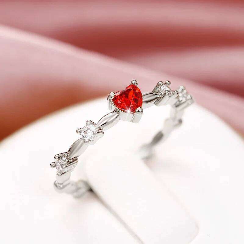 Huitan Versatile Dainty Ring Lady Engagement Ceremony Accessories with Heart Zirconia Delicate Female Wedding Party Jewelry Gift H260312