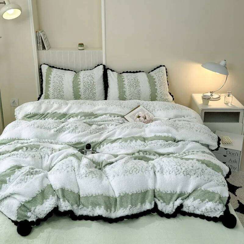 2025 new moire fringed lace four-piece set milk ball blanket quilt cover double-sided velvet winter H260312