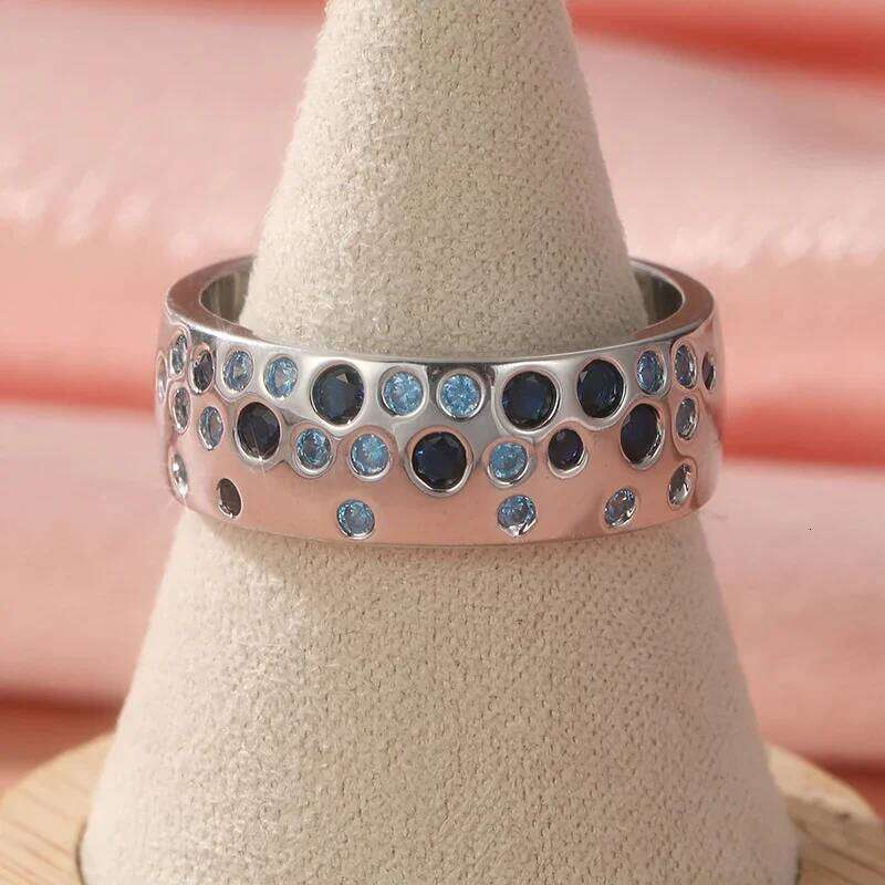 Fashionable and Classic Wide Face with Round Blue Zirconia Index Ring Is A Sparkling Jewelry for Women's Holiday Party H260312