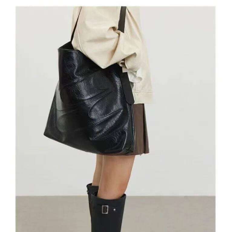 Black Minimalist Oil Wax Tote Large Capacity PU Handbag Pad Clothing Storage Stylish Cool Men Women Street Shoulder Bag