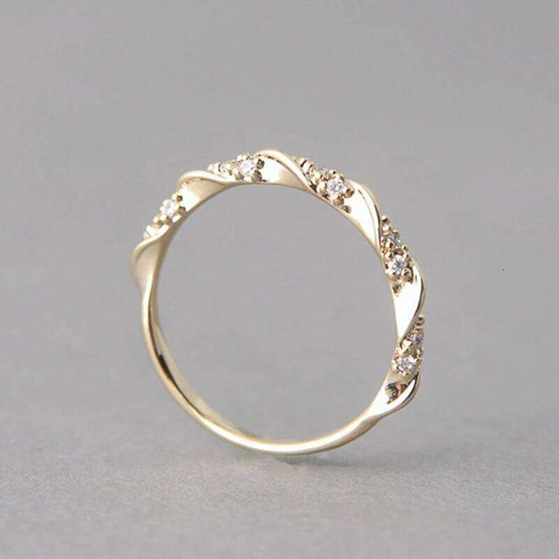 Huitan Delicate Thin Rings for Women Fancy Twist Design Fashion Versatile Female Accessories with Shiny CZ Gift 2021 Hot Jewelry H260312