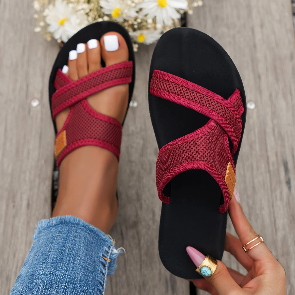 Fashionable and Versatile SportsStyle Womens Sandals Mesh Fabric Breathable Comfortable SkinFriendly Suitable for Indoor Outdoor Wear Flat 260306
