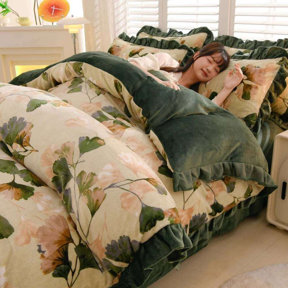 Korean version of milk fluff edge four-piece set light warm thickened bedding H260312