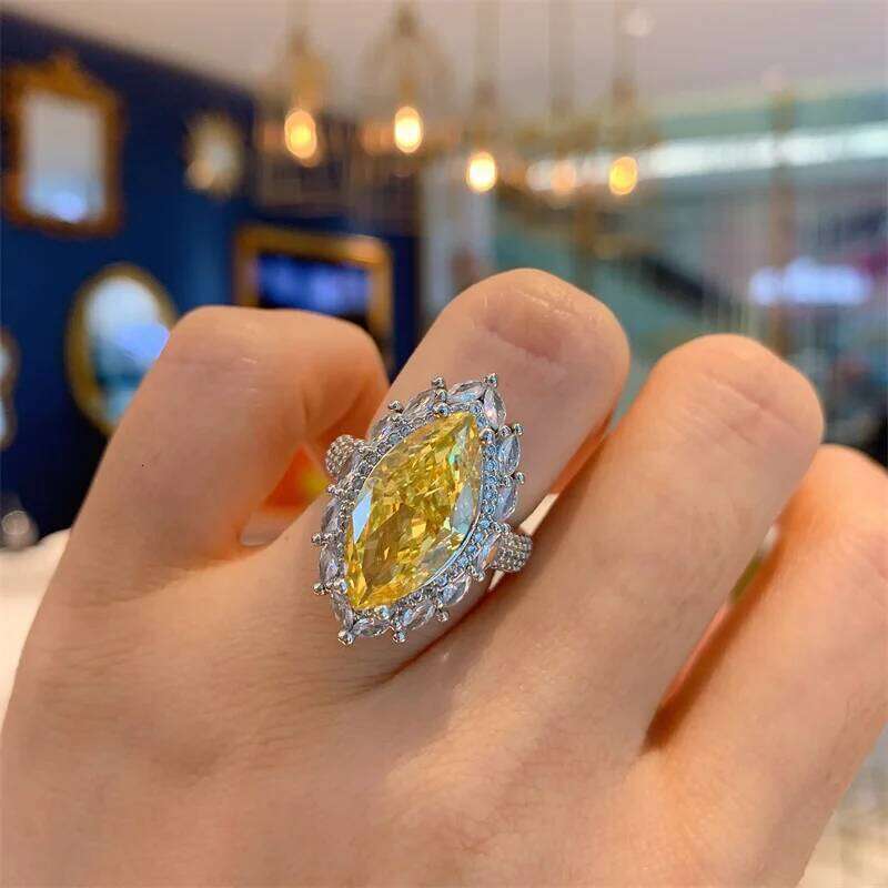 Huitan Yellow Marquise Cubic Zirconia Women for Party Temperament Elegant Lady's Rings Anniversary Gift Fashion Jewelry H260312