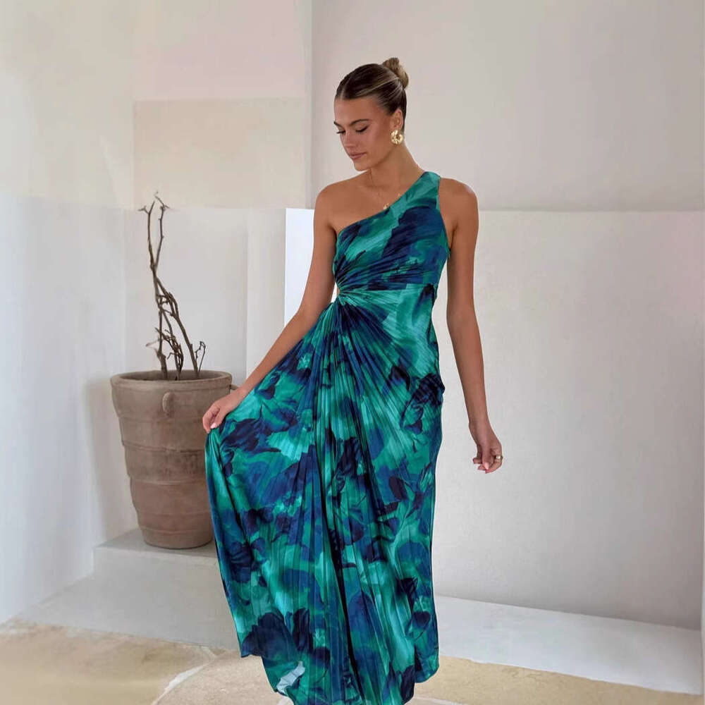 In stock, 2025 European and American style cross-border new sexy one-shoulder sleeveless printed pleated dress