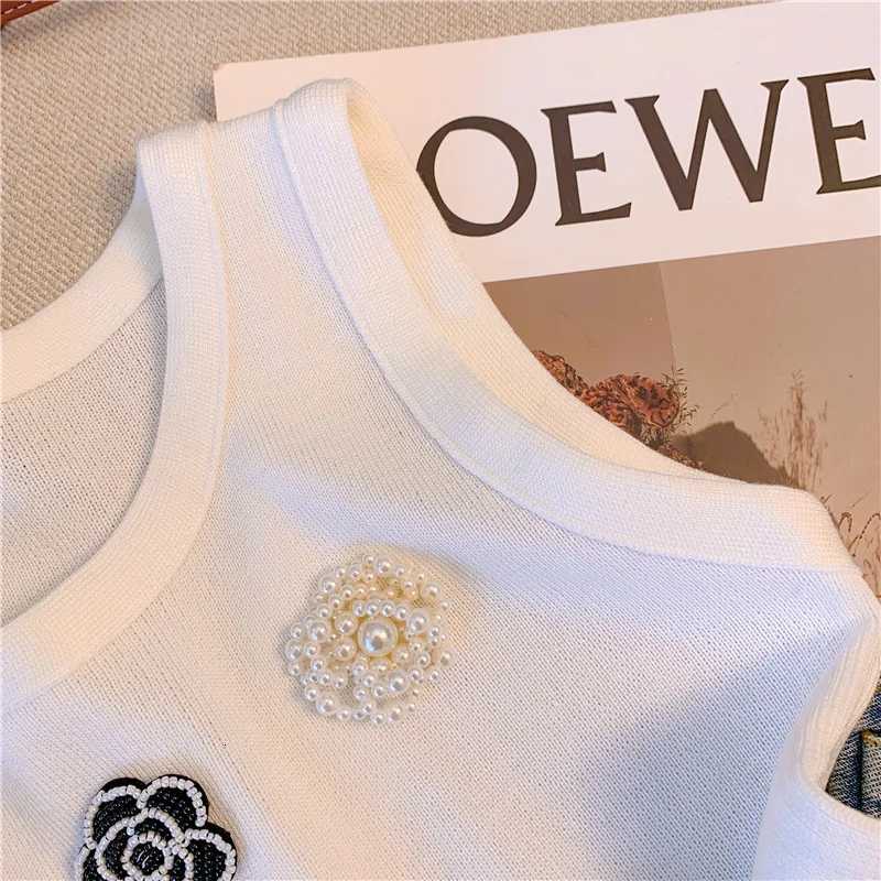Flower Beaded Knitted Vest Sling Womens 2024 Summer High Quality Sweet Fashion Outer Wear Sleeveless T-Shirt TopT260312