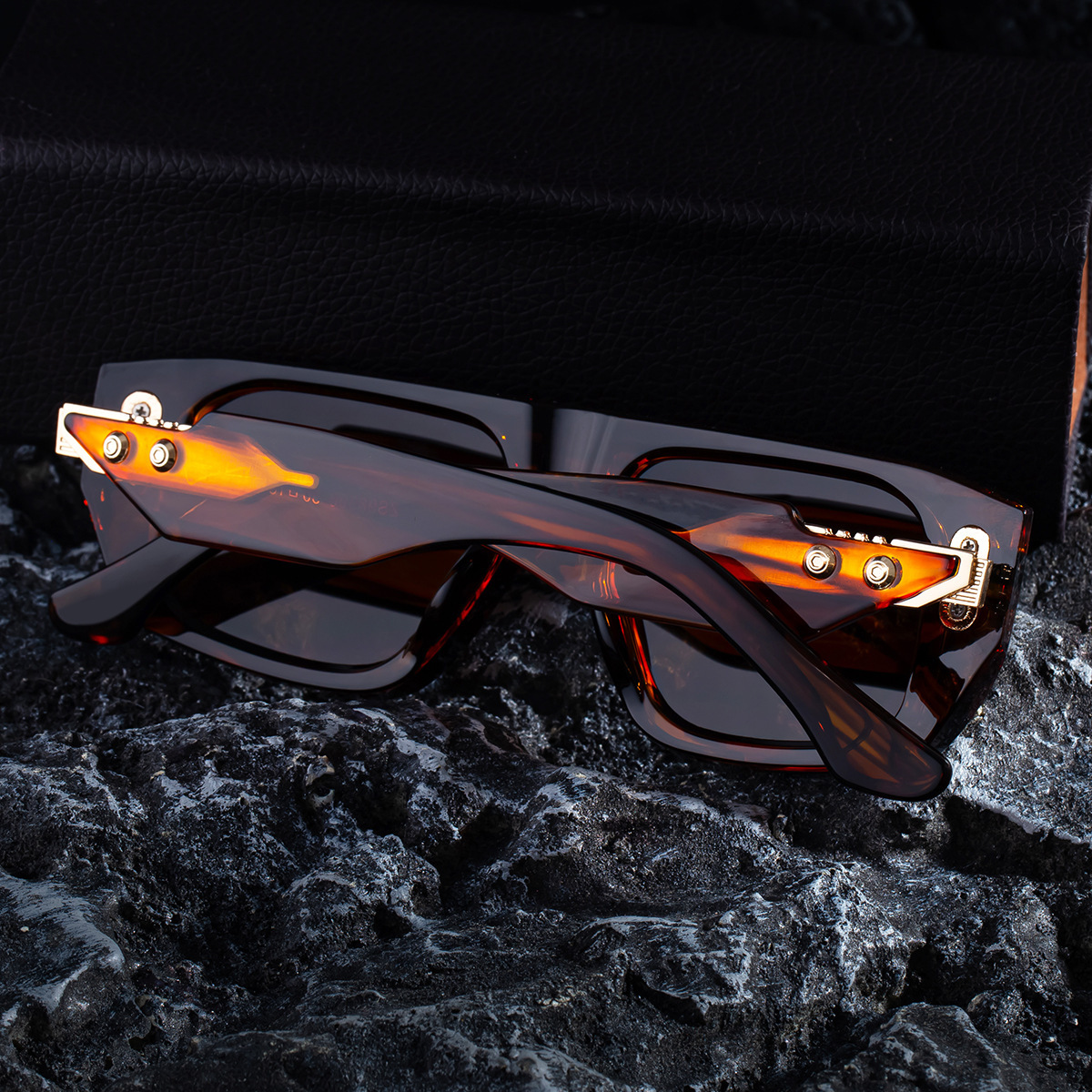 2026 New Fashion Square Polarized Outdoor Personality High-end Trendy Sunglasses for Men