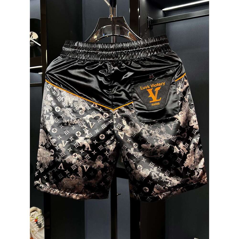 Stylish European-Style Light Luxury Printed Casual For Men, Summer 2025 New Trendy Beach Shorts Asia Size