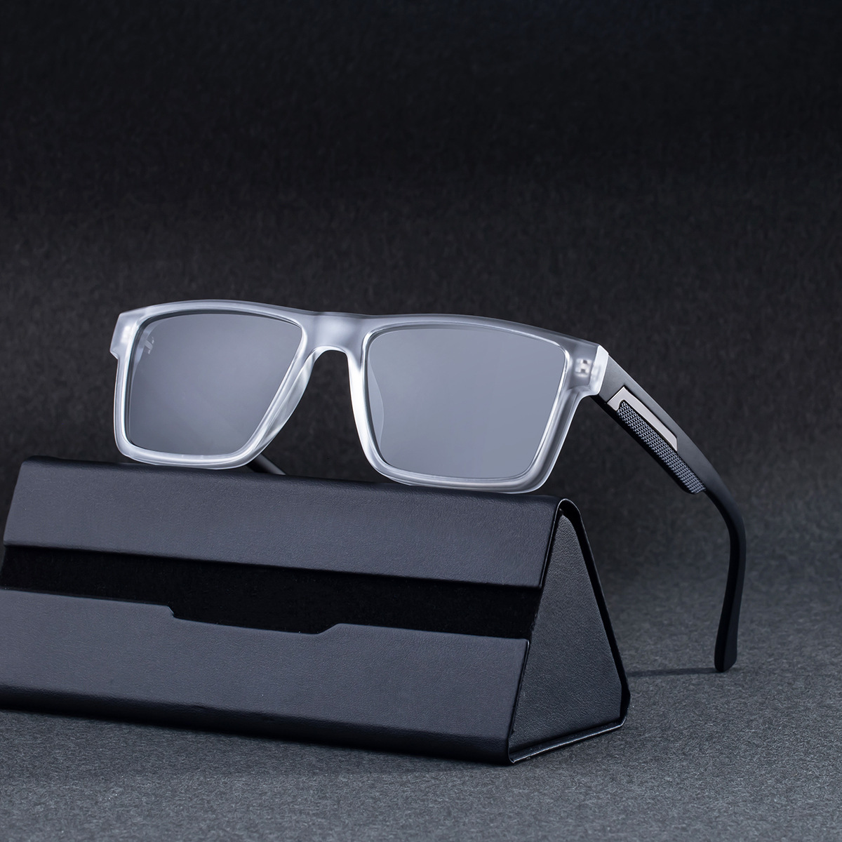 2026 New Fashion Square Polarized Small Frame Personalized Outdoor Trendy Sun Protection Sunglasses for Men