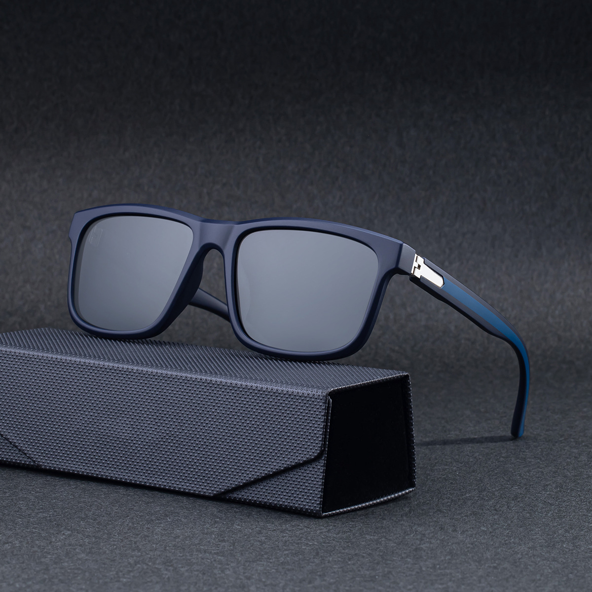 2026 New Fashion Square Frame Polarized Unique PC Temple Outdoor Sun Protection Sunglasses for Men,