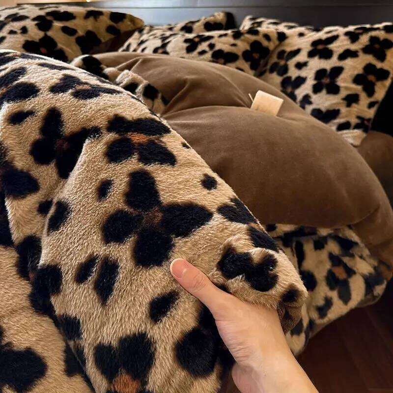 Four-piece Set Thickened Thermal Flange Coral Fleece Class A Leopard Print Rabbit Plush Quilt Cover Pillowcase Bed Sheet H260312