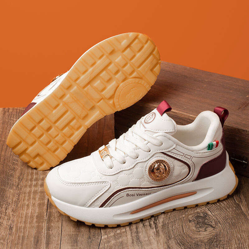 Designer shoes Classic Casual Sports Thick Sole Versatile Fashion Walking for Men and Women Same Style Soft Batch Light Luxury Running Shoes