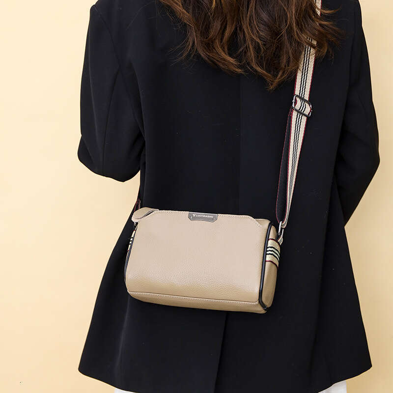 Genuine Leather Women's Large Capacity Top Layer Cowhide Small Square New Fashion Simple Versatile Shoulder Crossbody Bag for Women