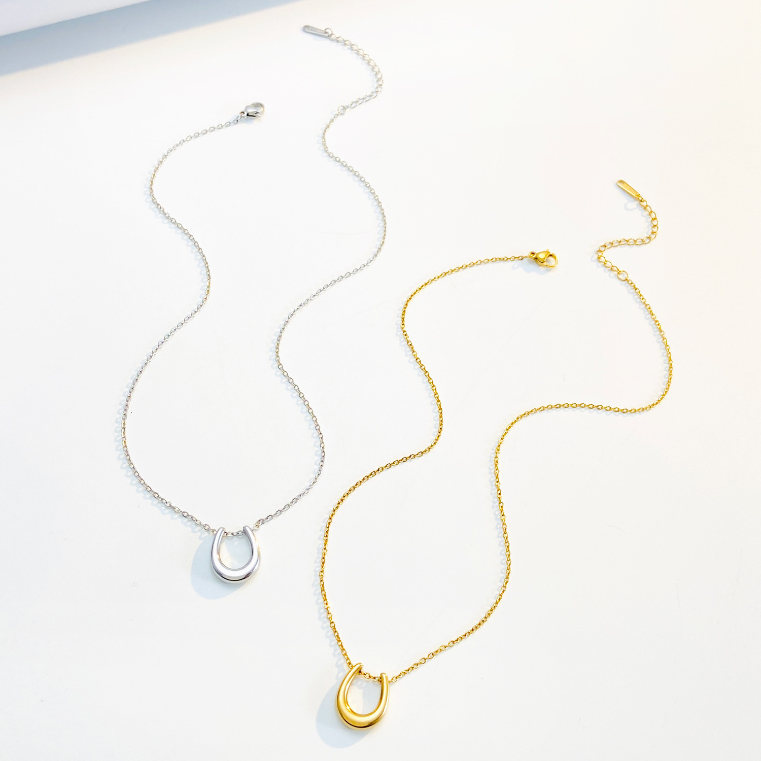 Free Shipping New Titanium Steel Horseshoe U-Shaped Necklace For Women, Ins Style, Niche Design, Simple Letter Clavicle Chain